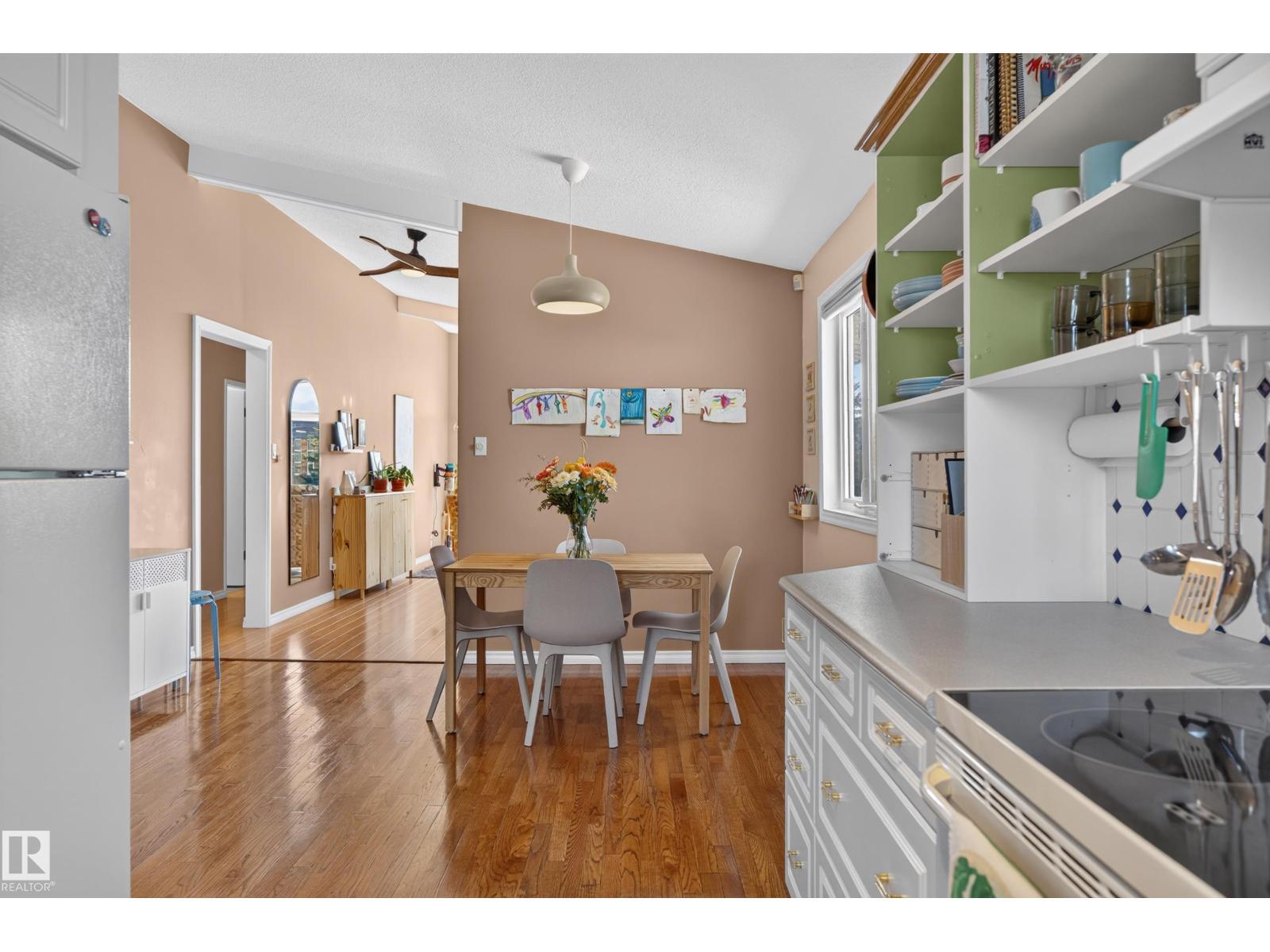 6512 94 AV NW