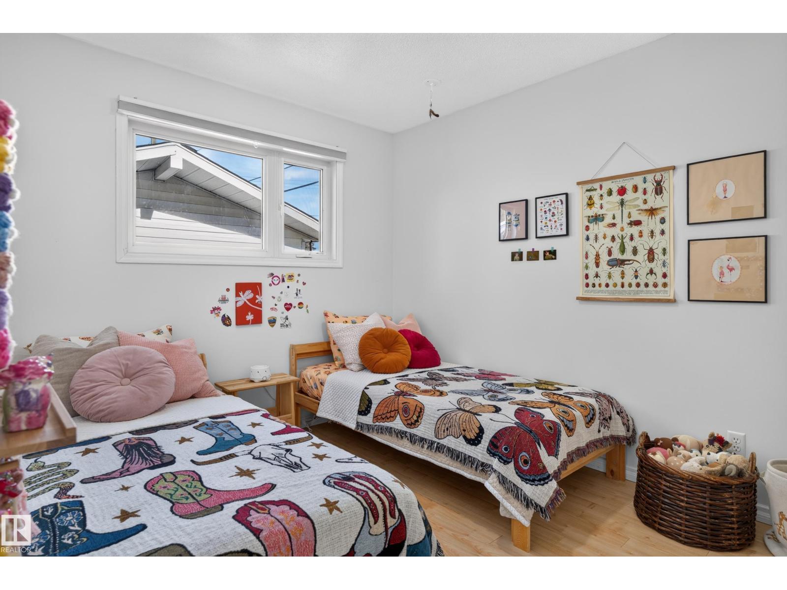 6512 94 AV NW