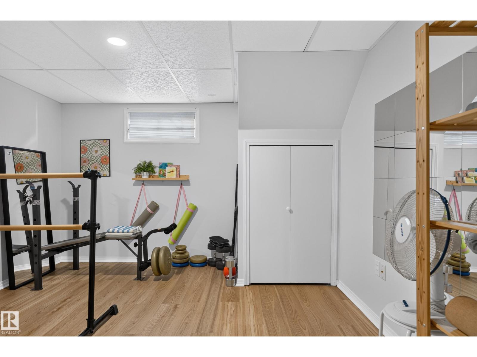 6512 94 AV NW