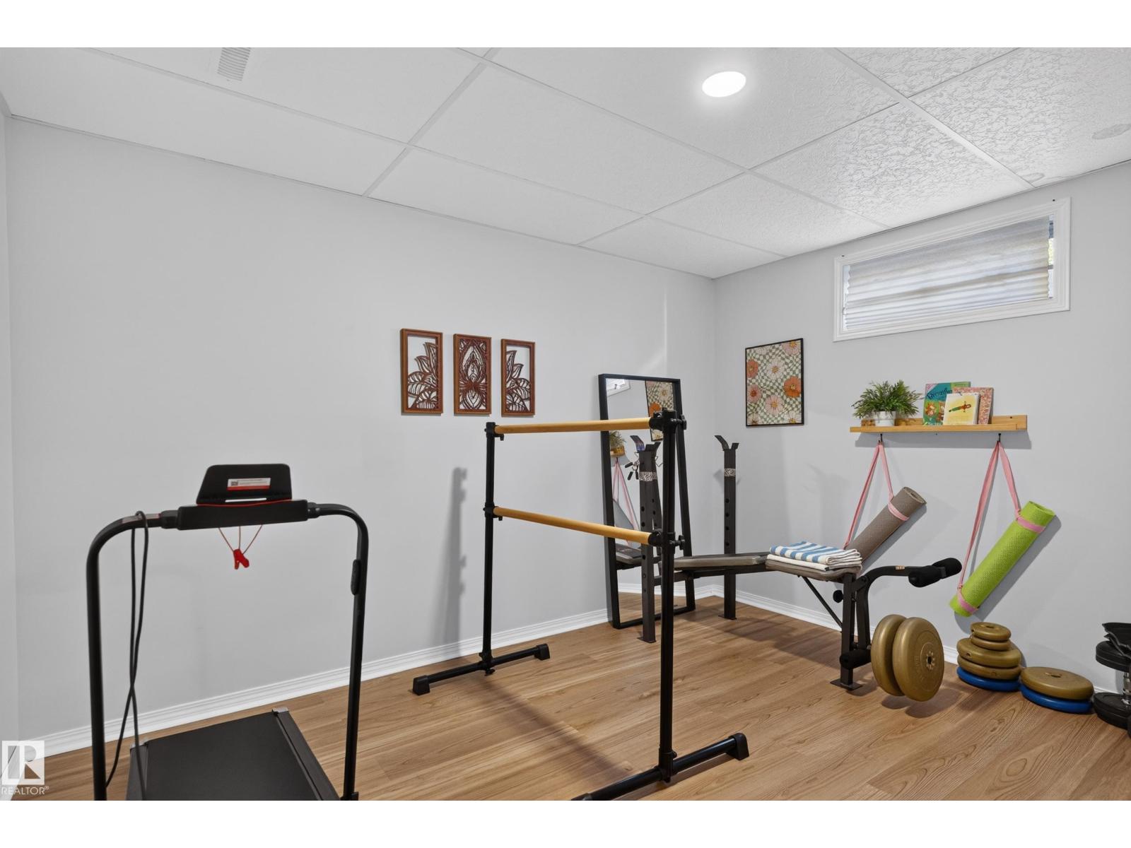 6512 94 AV NW