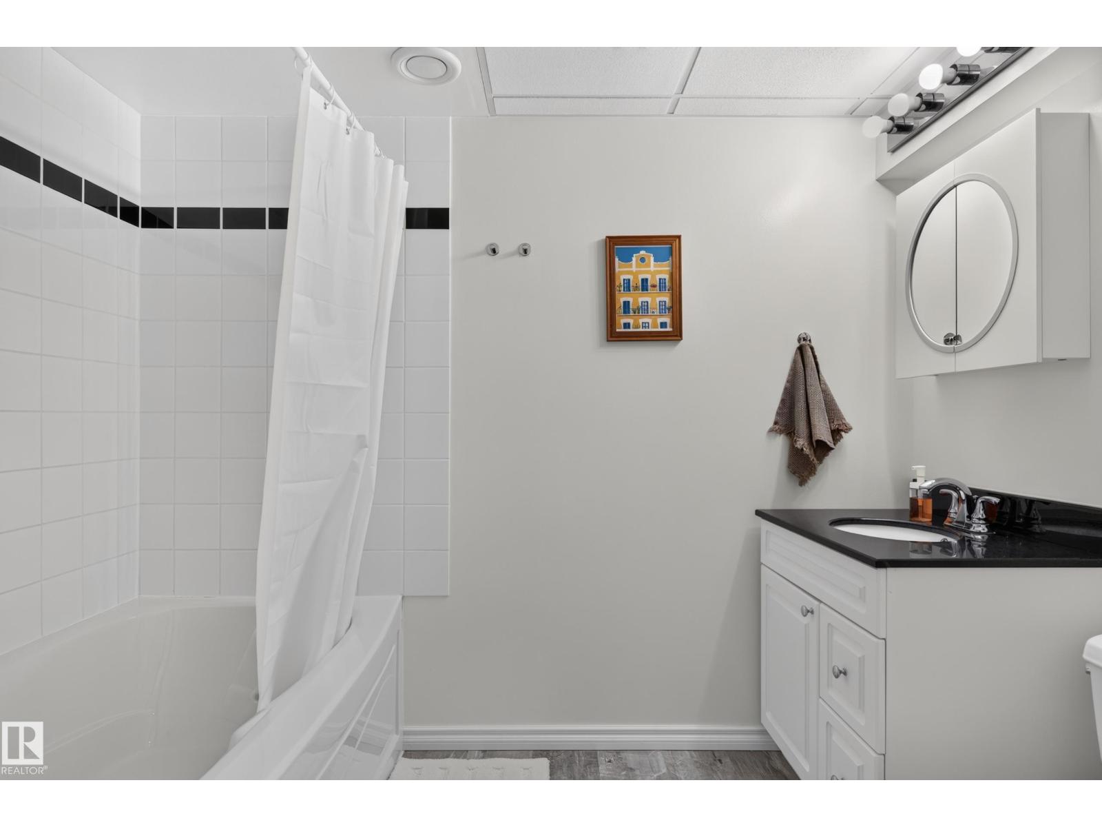 6512 94 AV NW