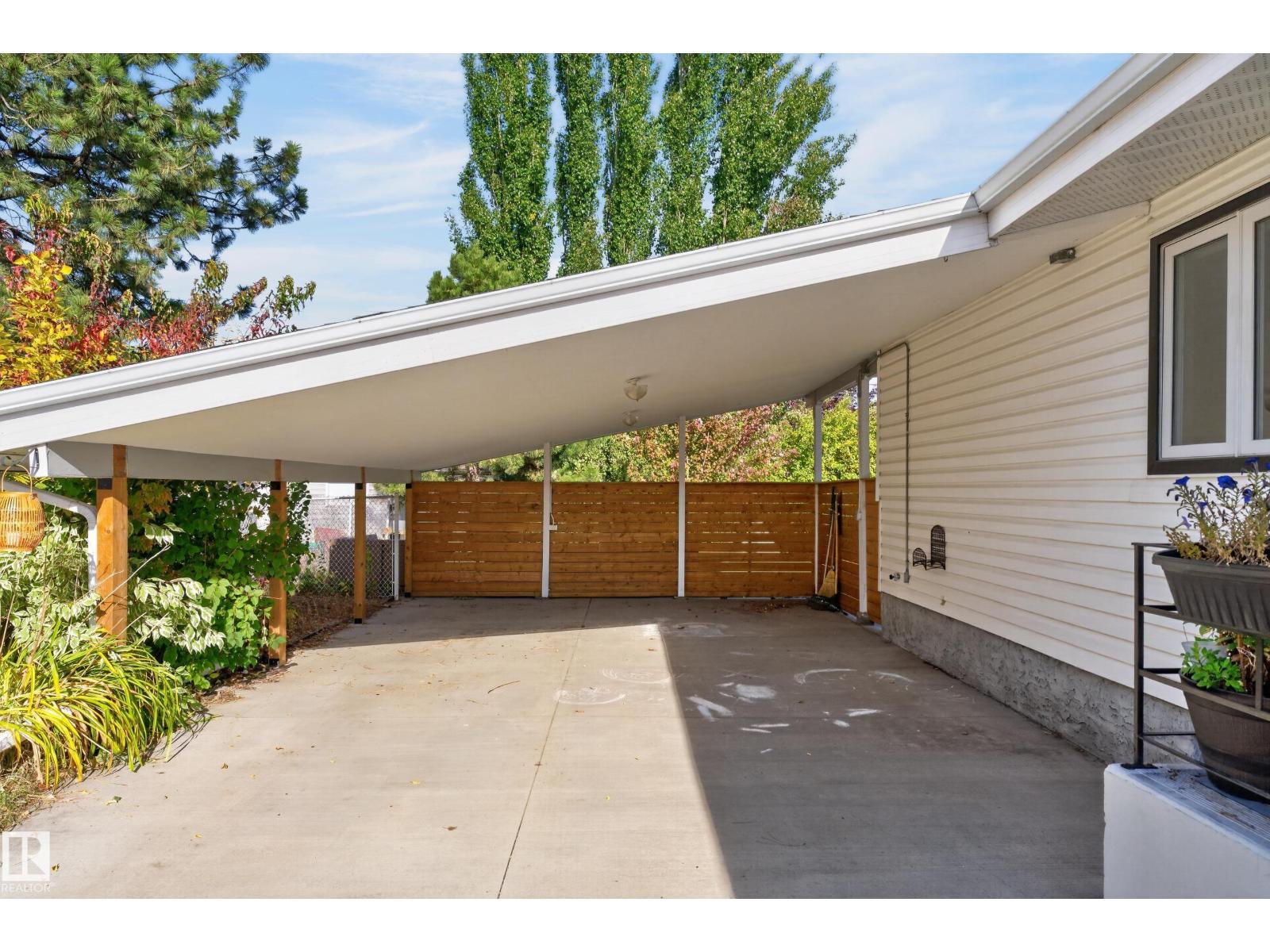 6512 94 AV NW