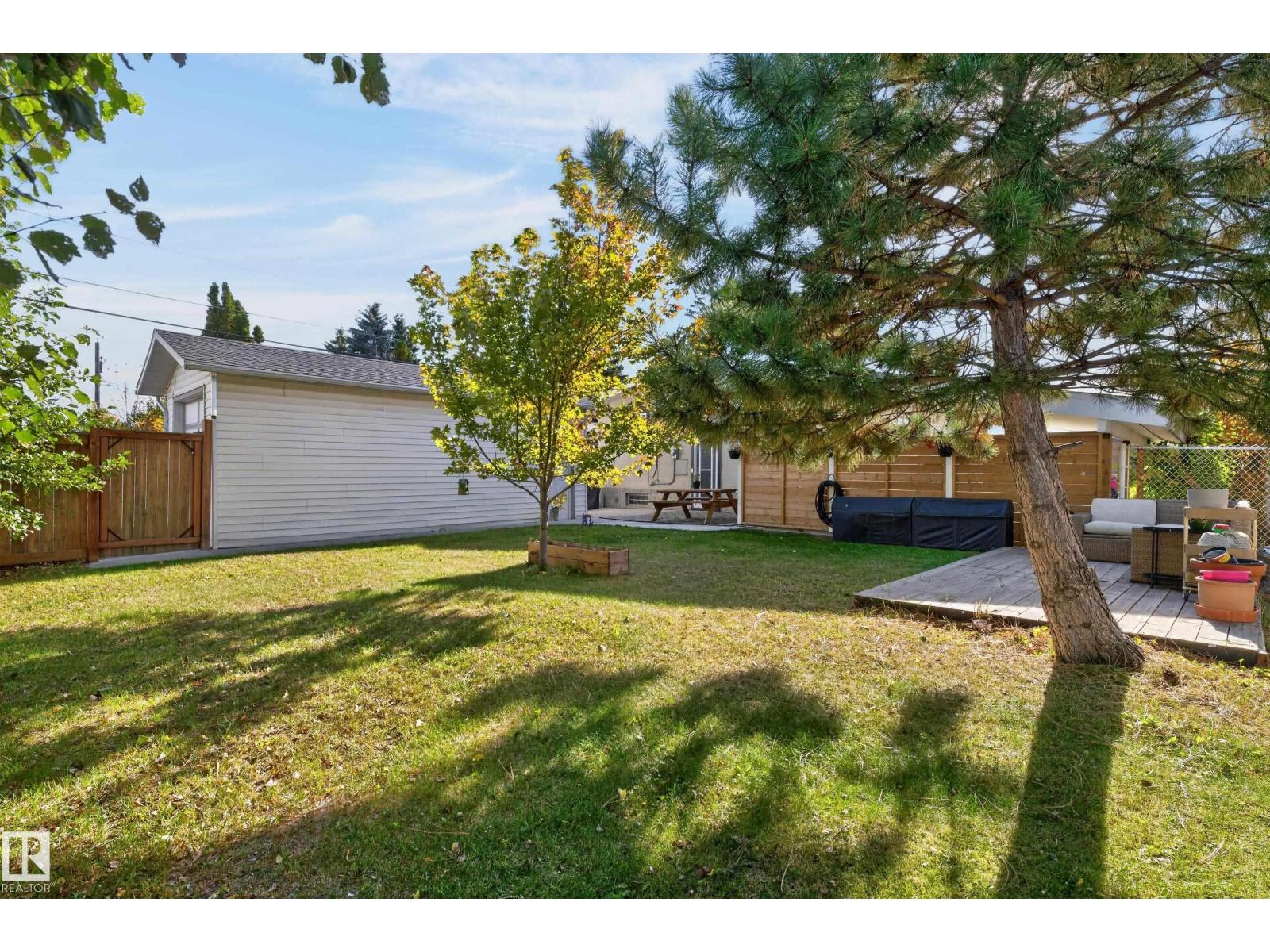 6512 94 AV NW
