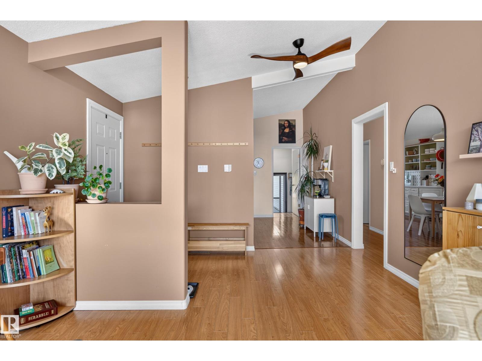 6512 94 AV NW