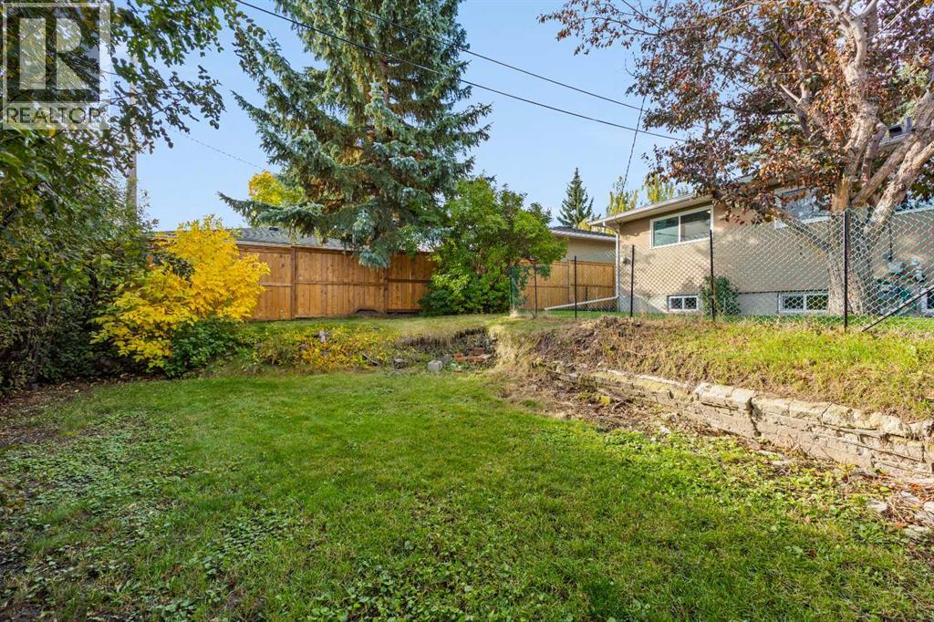 48 Selkirk Drive SW