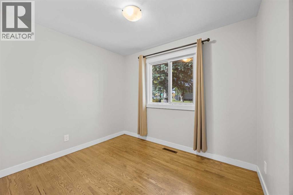 48 Selkirk Drive SW