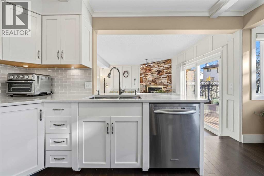 220 Hawkview Manor Circle Nw, Calgary, Alberta  T3G 3E5 - Photo 6 - A2352929