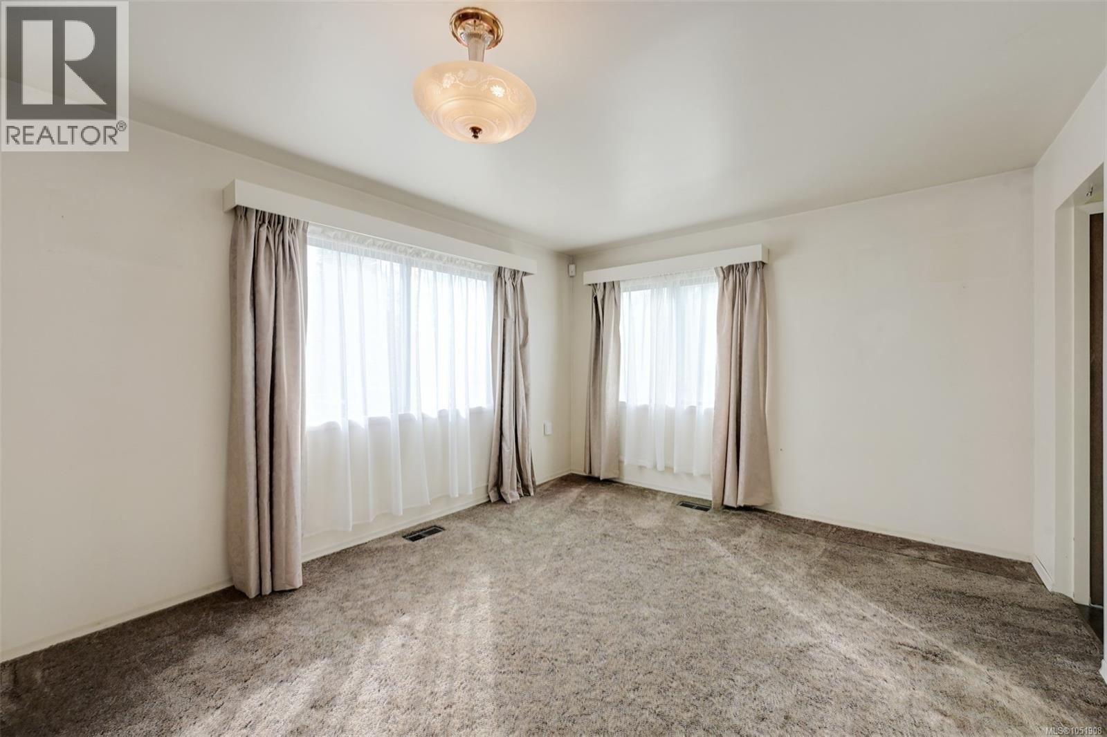 948 Dunsmuir Rd