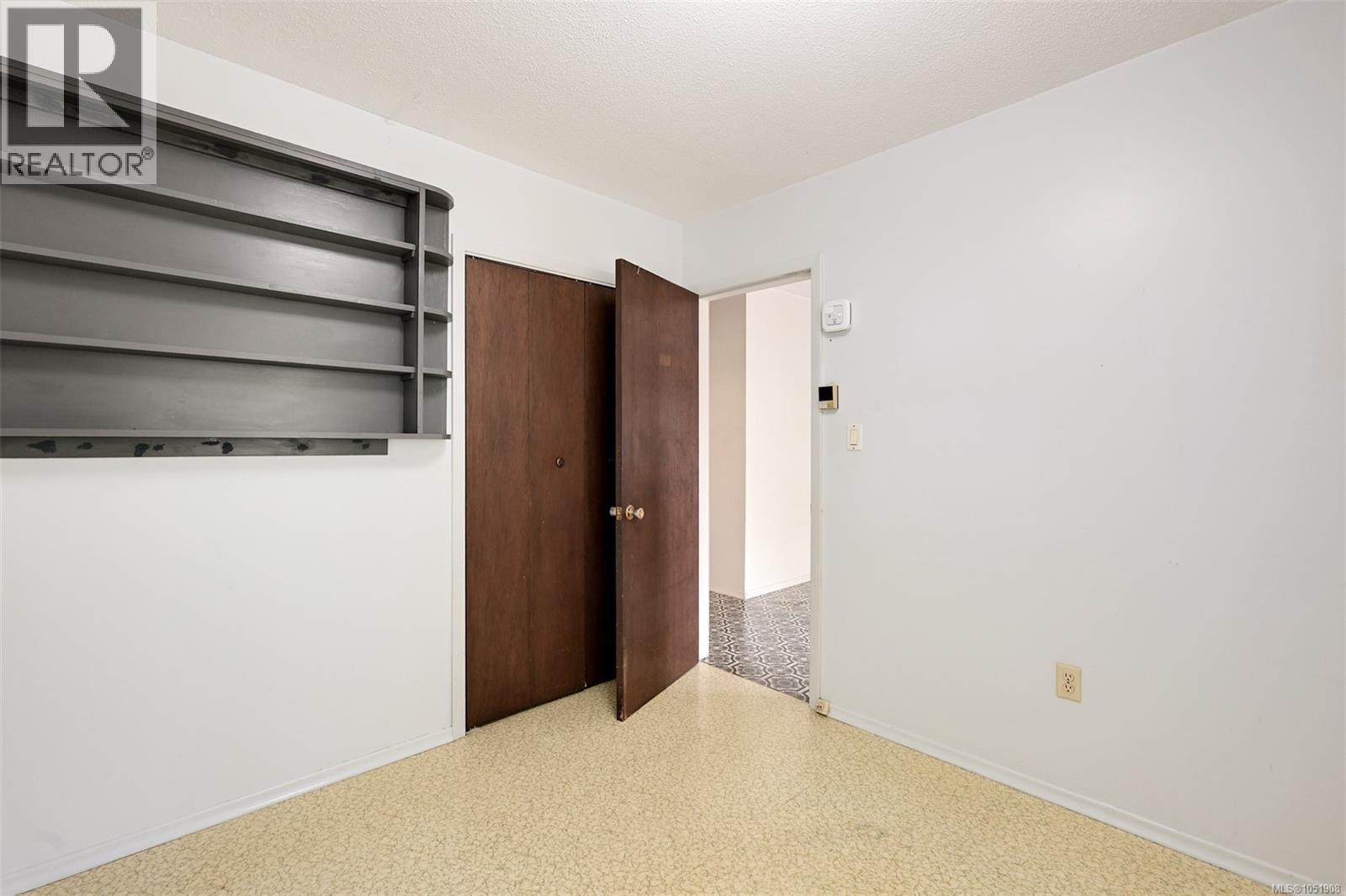 948 Dunsmuir Rd