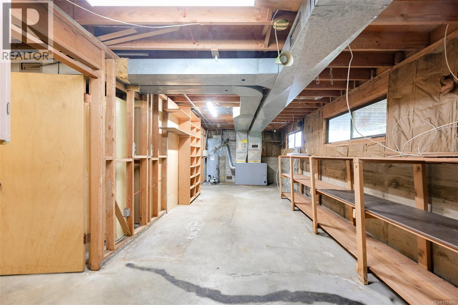 948 Dunsmuir Rd
