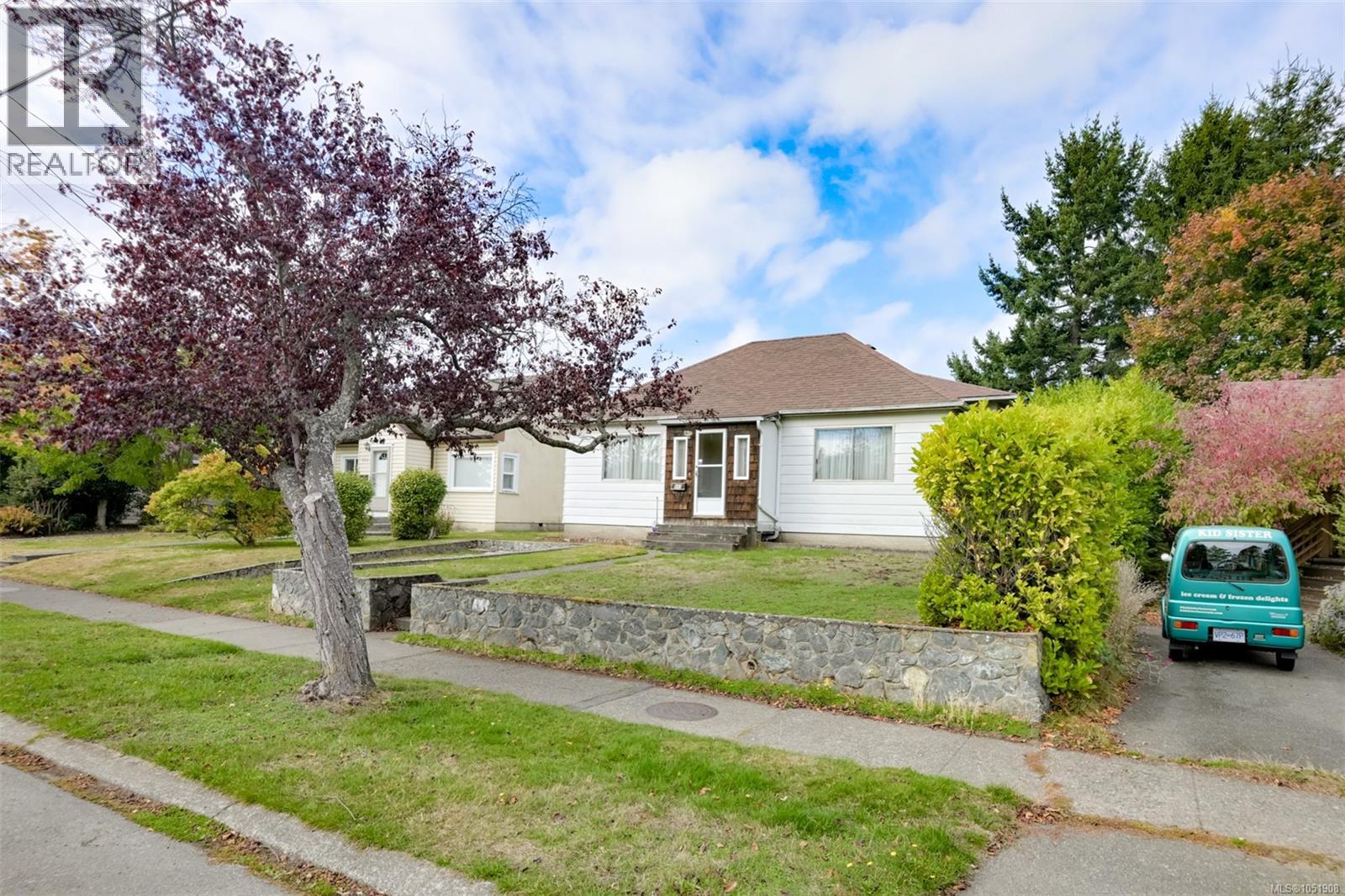 948 Dunsmuir Rd