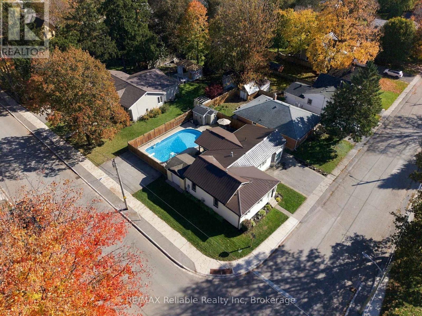 181 Maple Street, Central Huron (Clinton), Ontario  N0M 1L0 - Photo 2 - X14103532