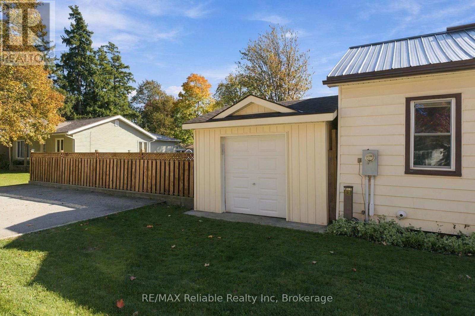 181 Maple Street, Central Huron (Clinton), Ontario  N0M 1L0 - Photo 6 - X14103532