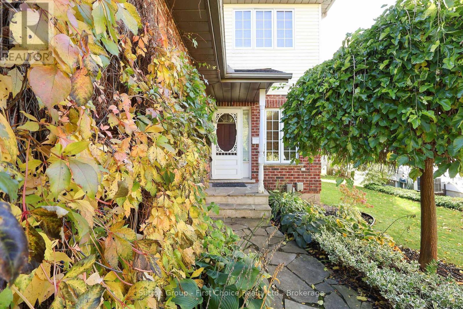267 Norman Street, Stratford, Ontario  N5A 7Y3 - Photo 3 - X14103620