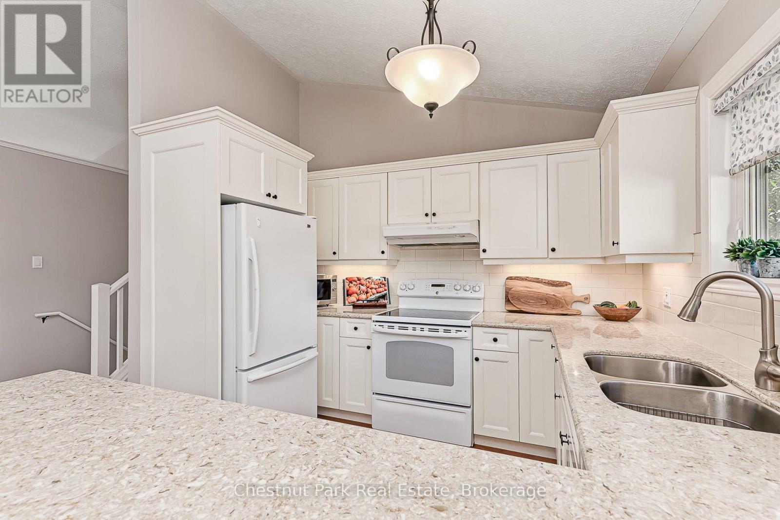 2 Wickens Lane, Blue Mountains, Ontario  N0H 2P0 - Photo 10 - X14103752