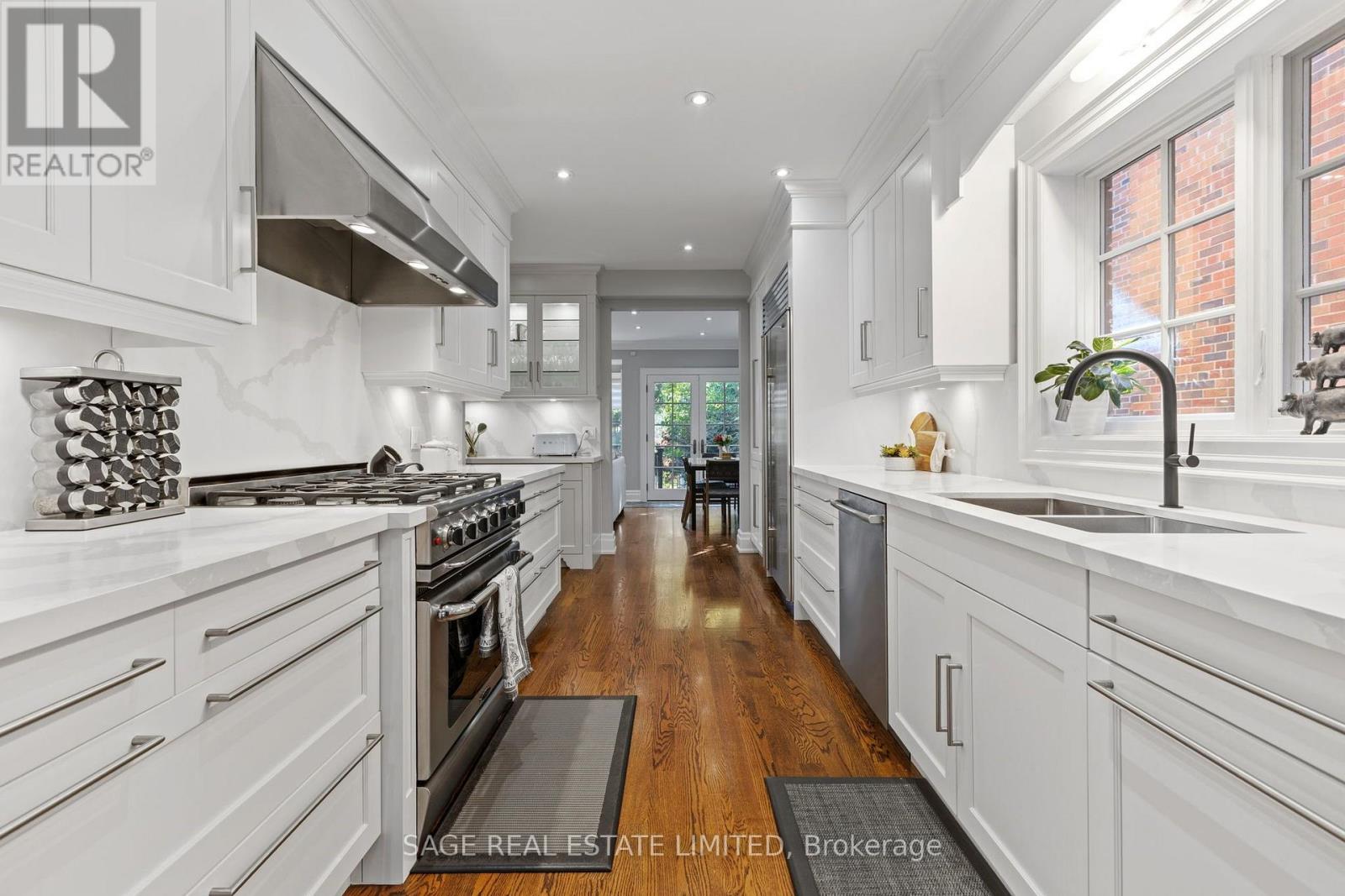 133 Glengrove Avenue W, Toronto, Ontario  M4R 1P1 - Photo 11 - C14103706