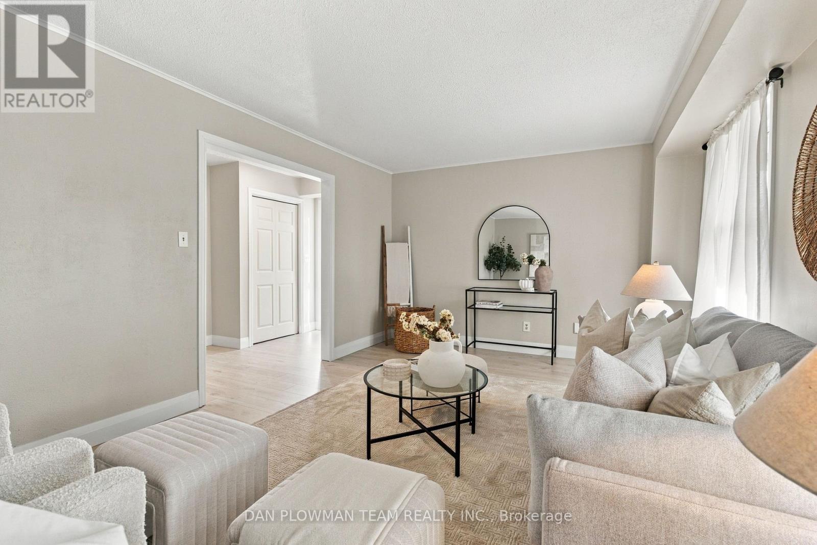 1385 Fenelon Crescent, Oshawa, Ontario  L1J 6G2 - Photo 4 - E14103540