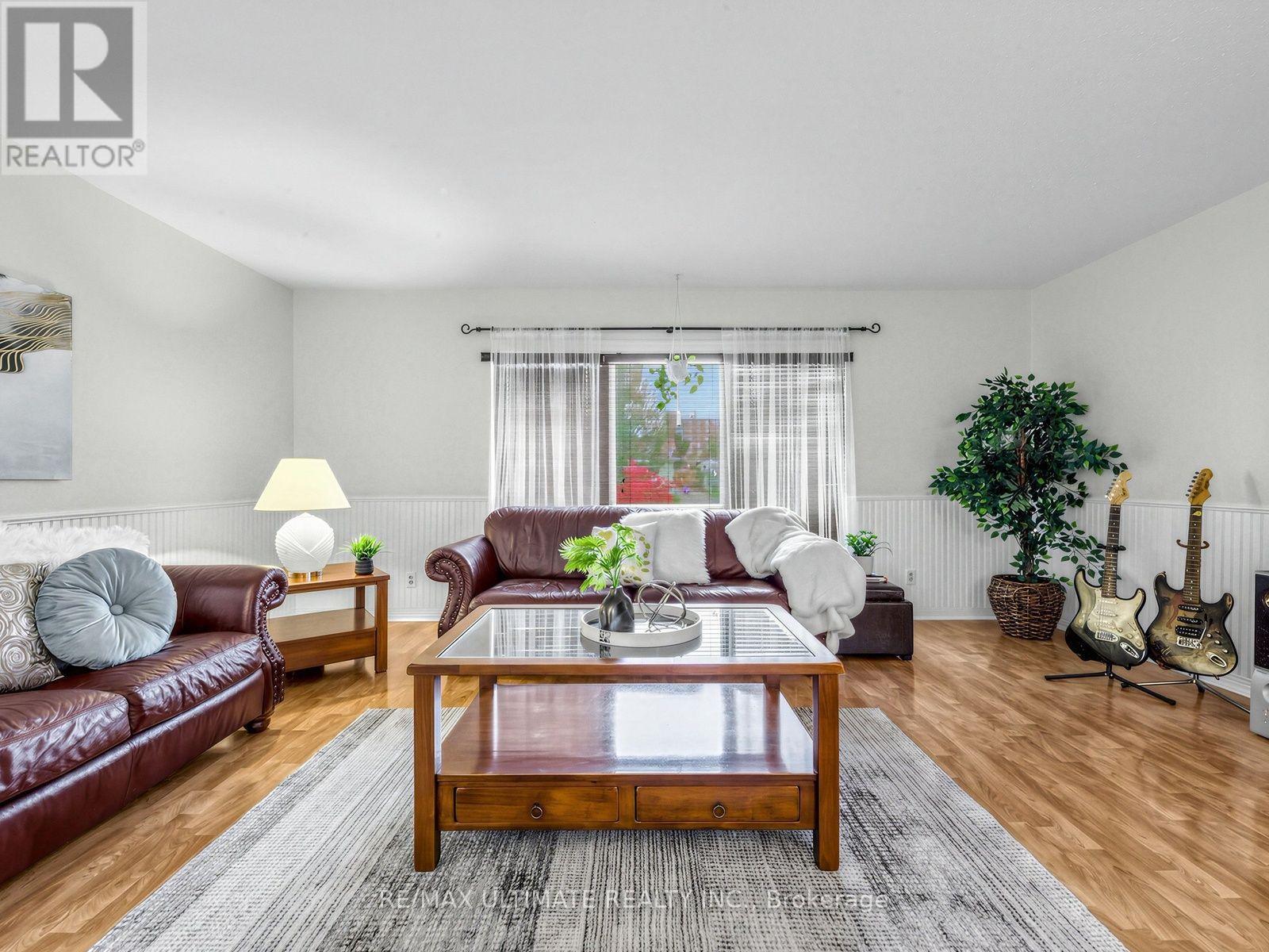 375 Calvert Court, Oshawa, Ontario L1J 6X7 - Photo 7 - E14103584