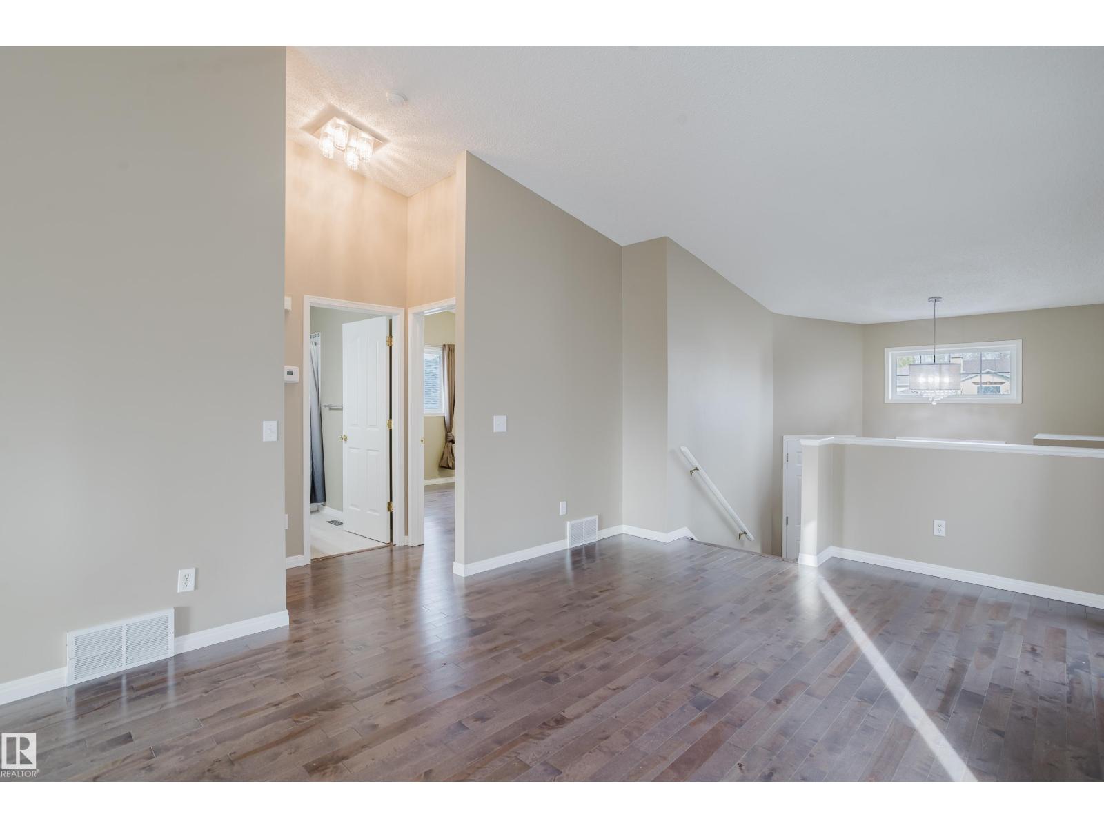 75 LANDSDOWNE DR