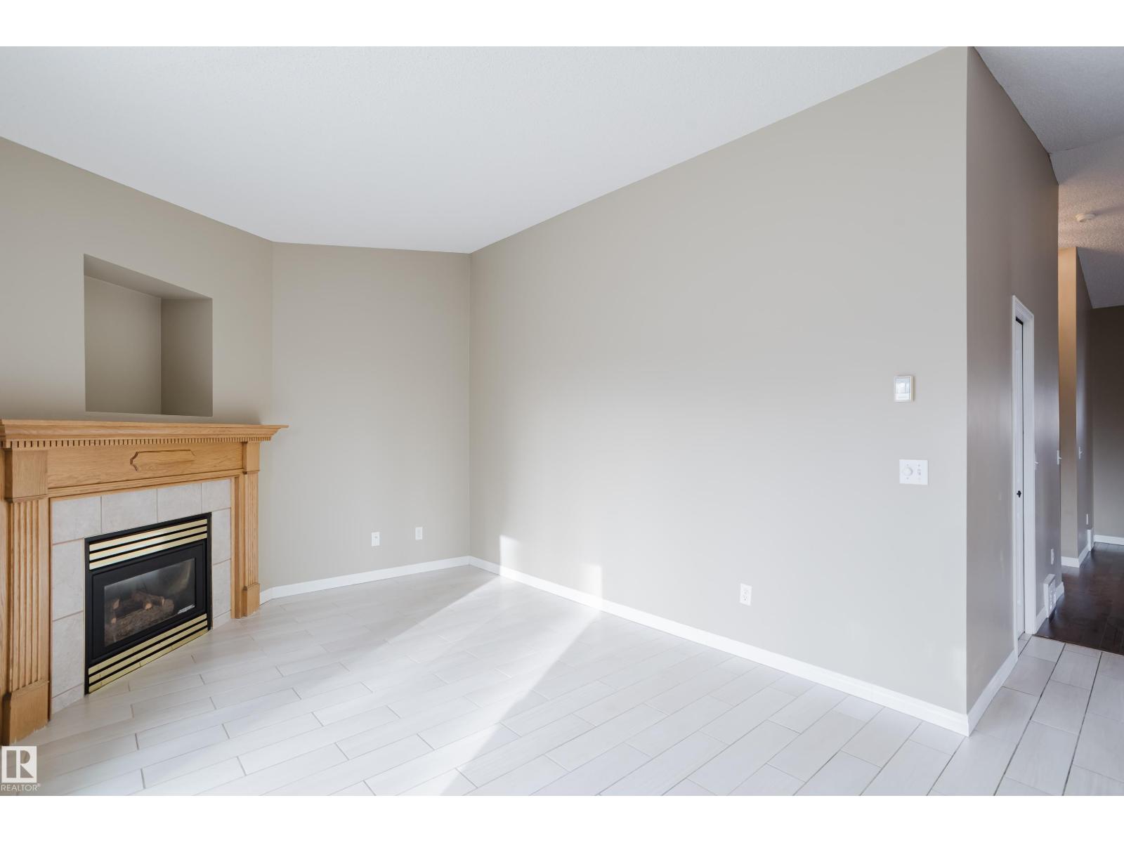 75 LANDSDOWNE DR