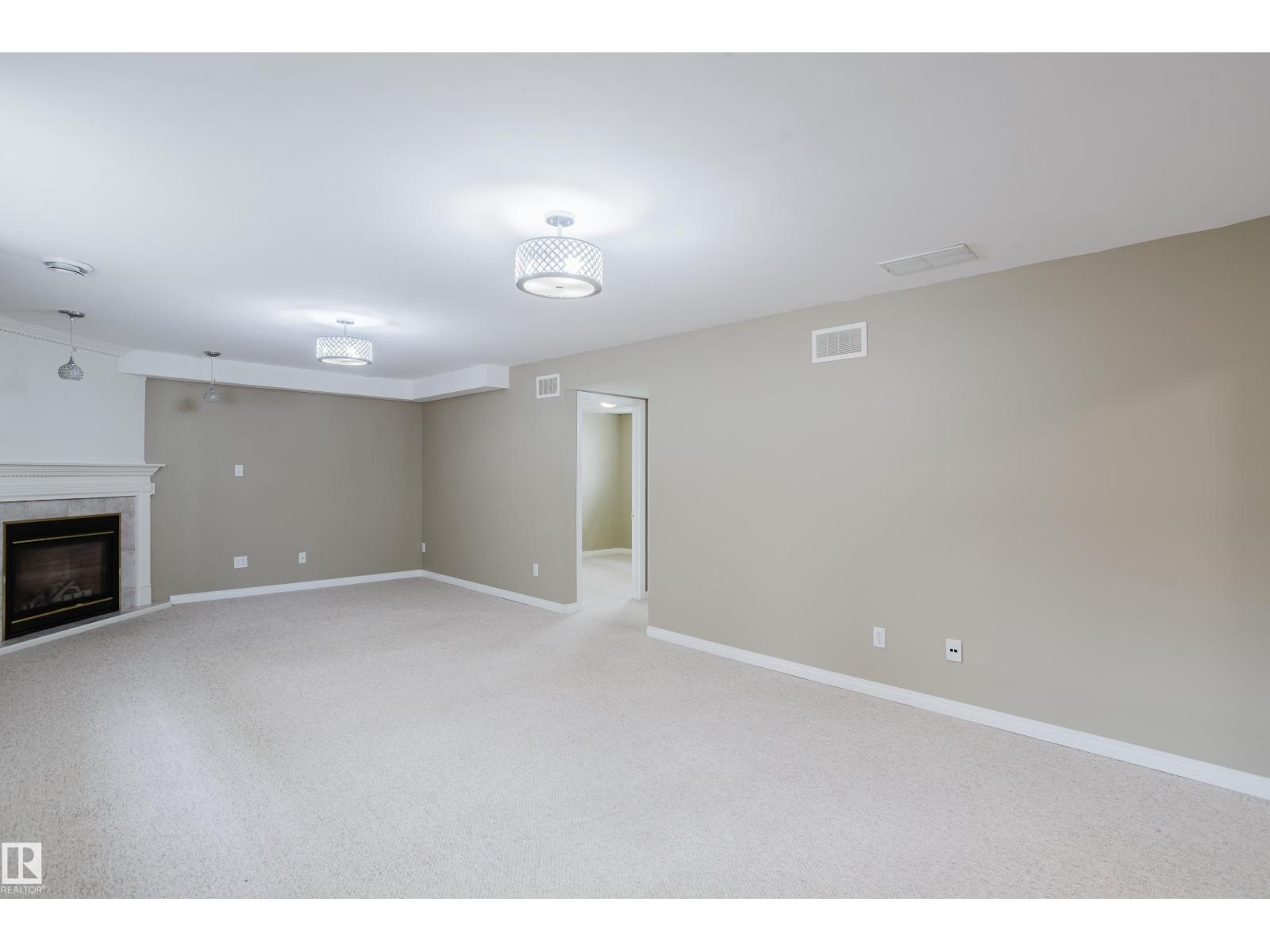75 LANDSDOWNE DR