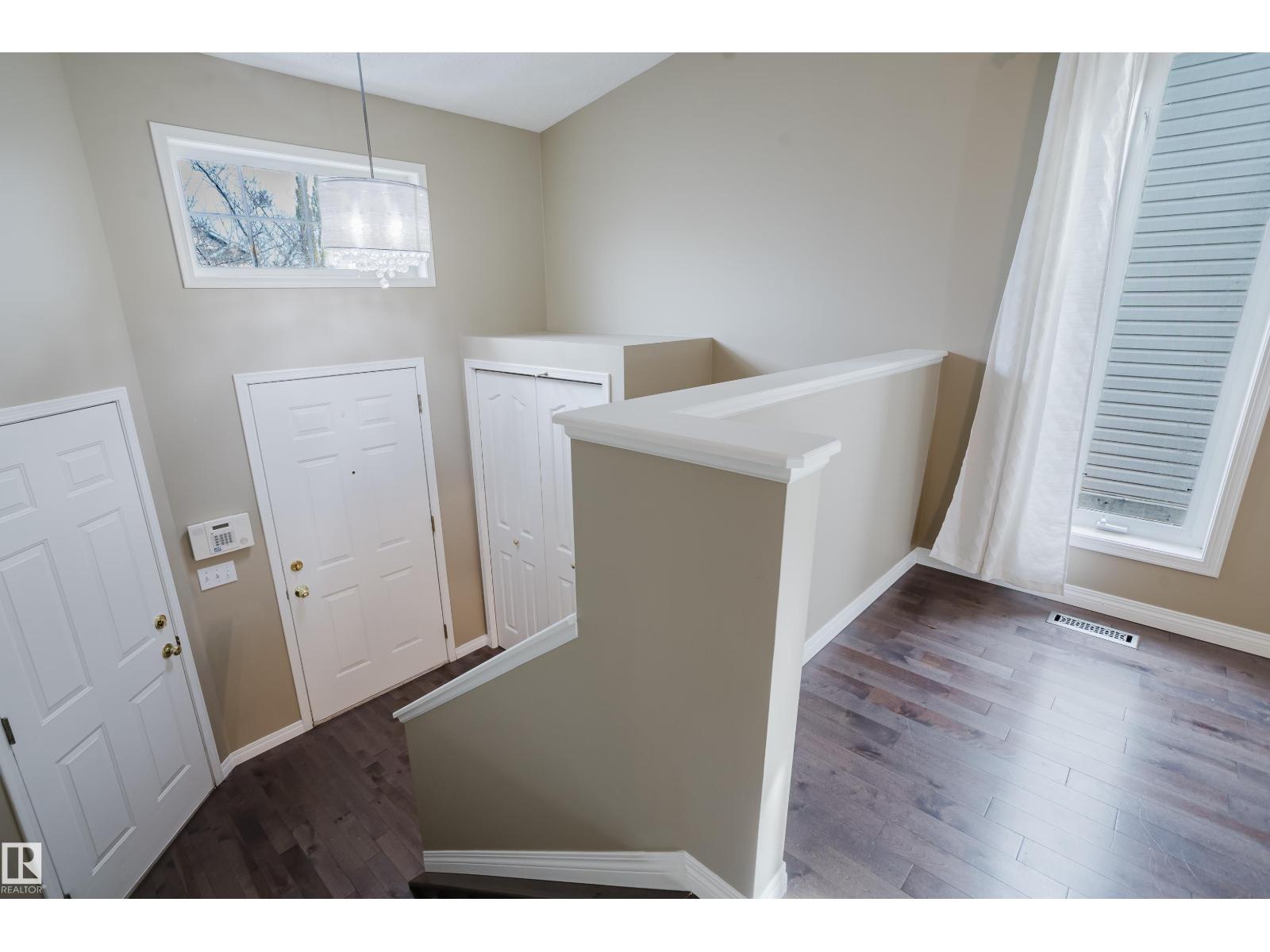 75 LANDSDOWNE DR