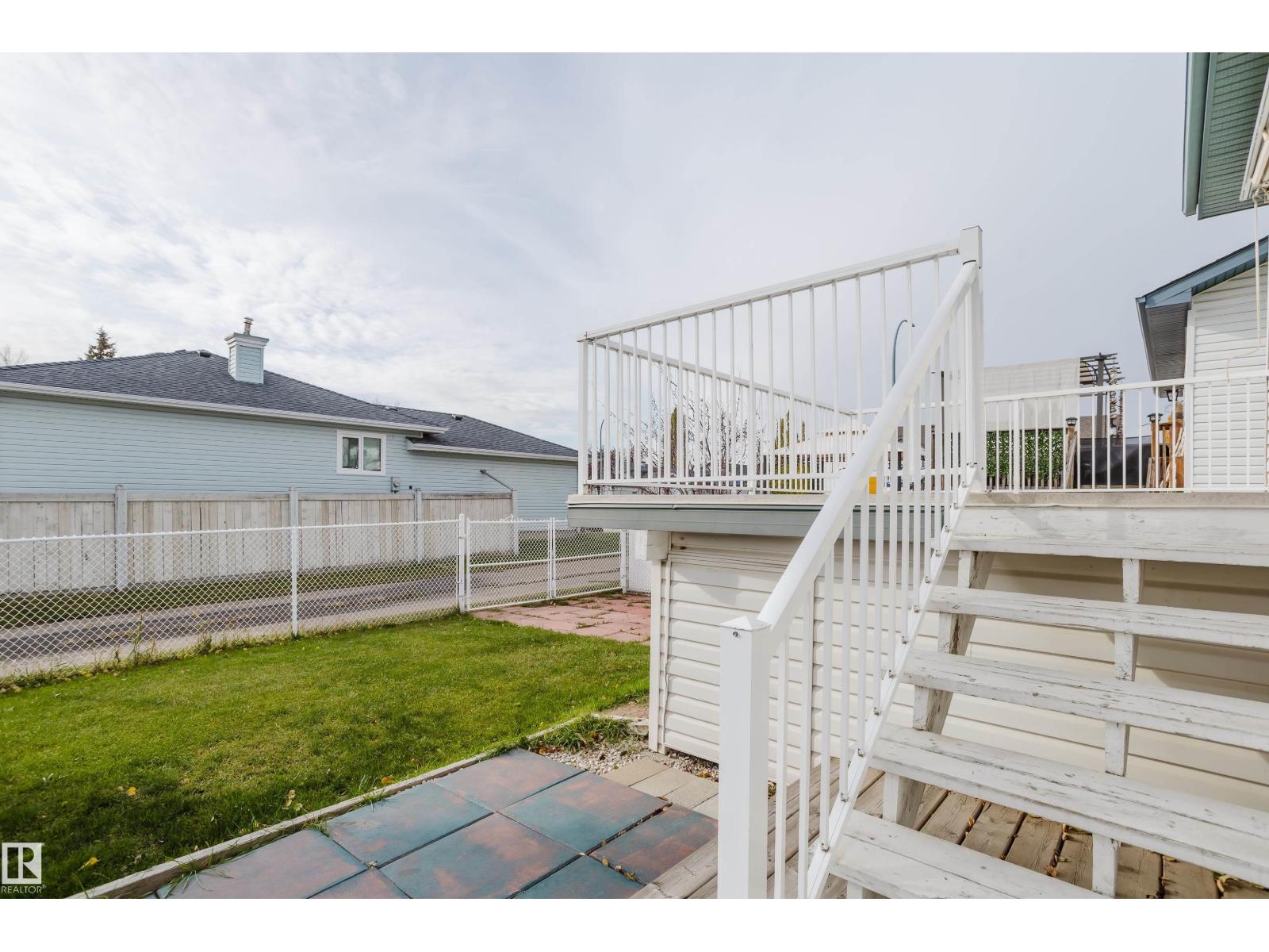 75 LANDSDOWNE DR
