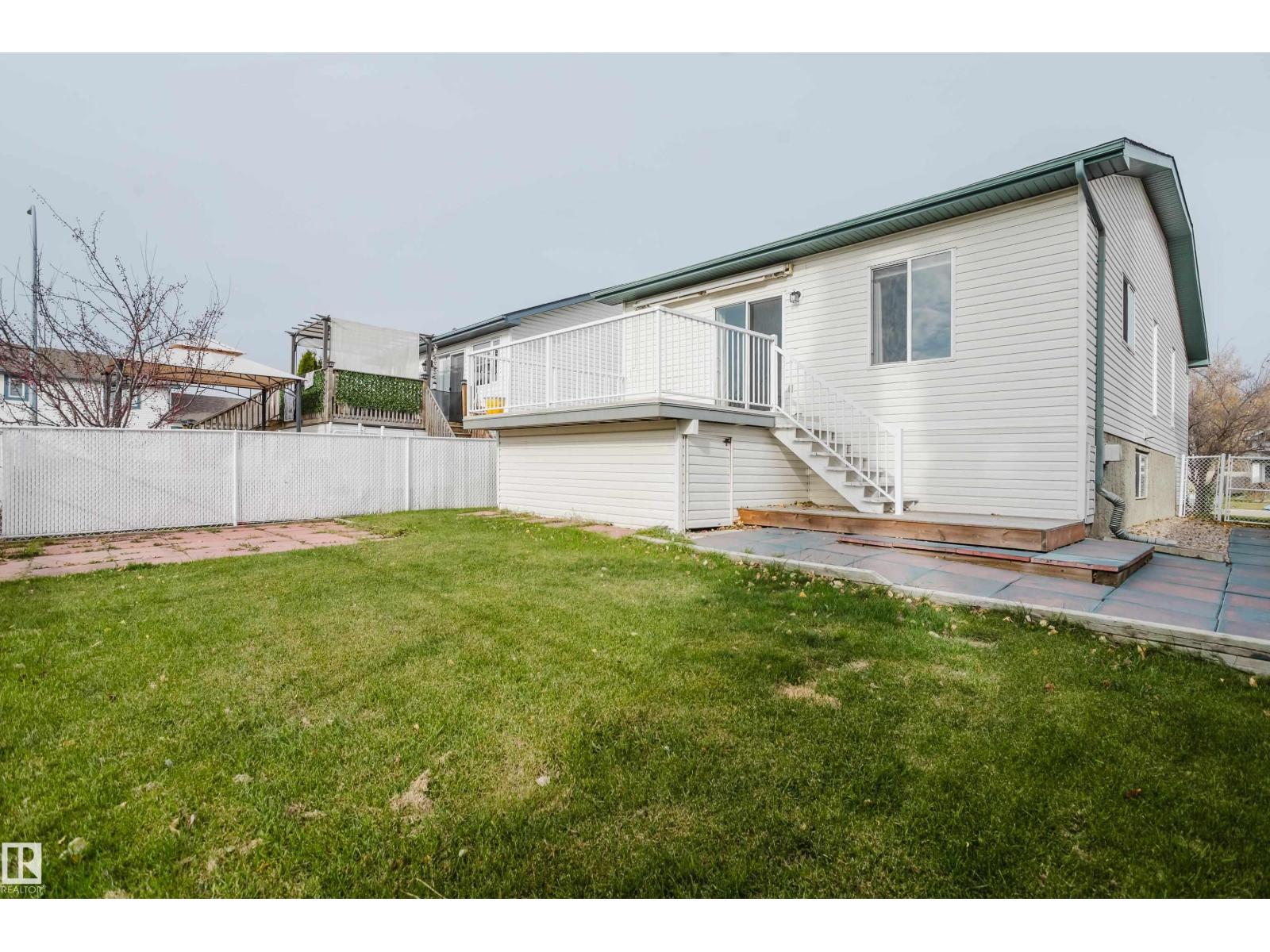 75 LANDSDOWNE DR