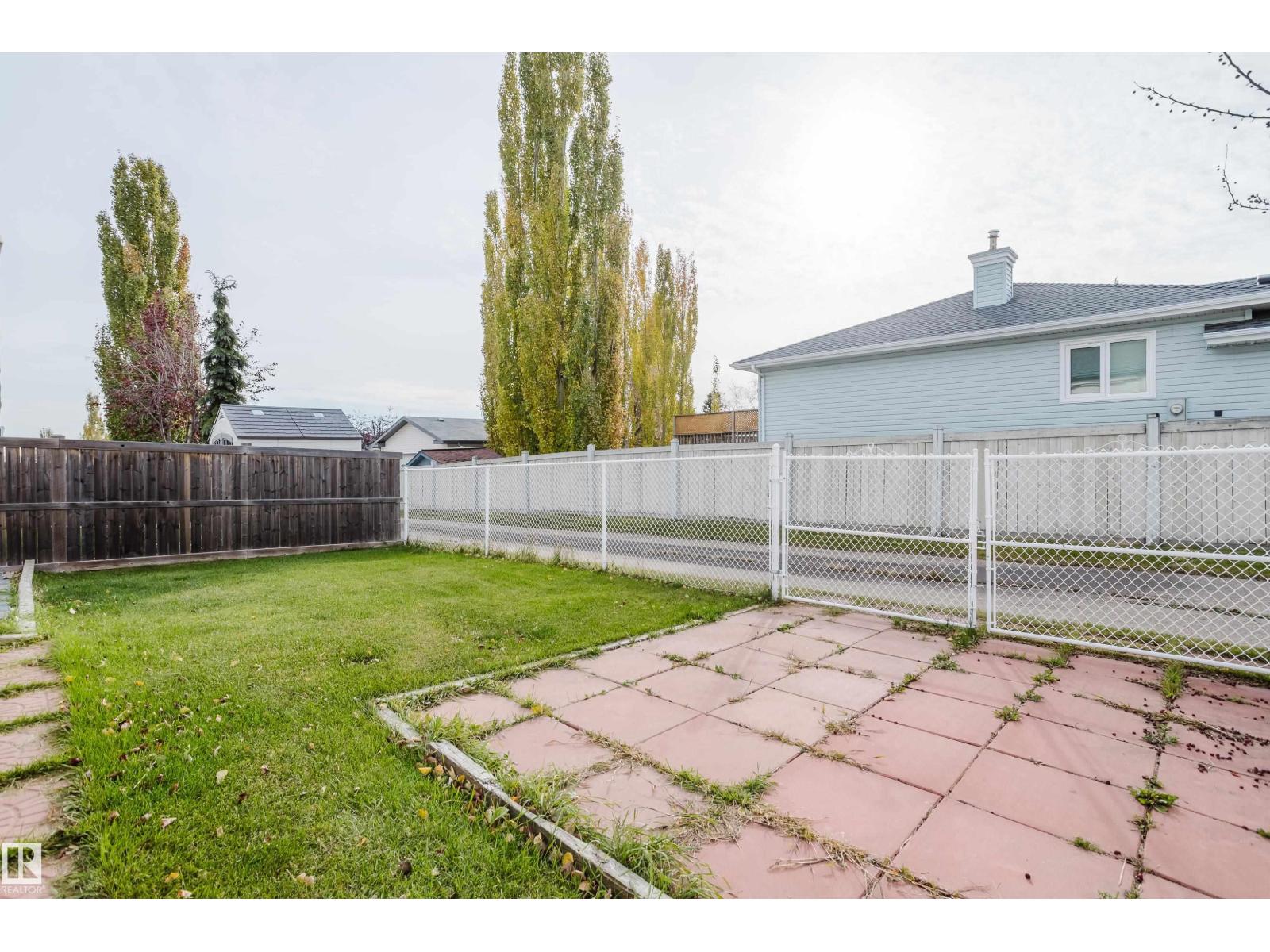 75 LANDSDOWNE DR
