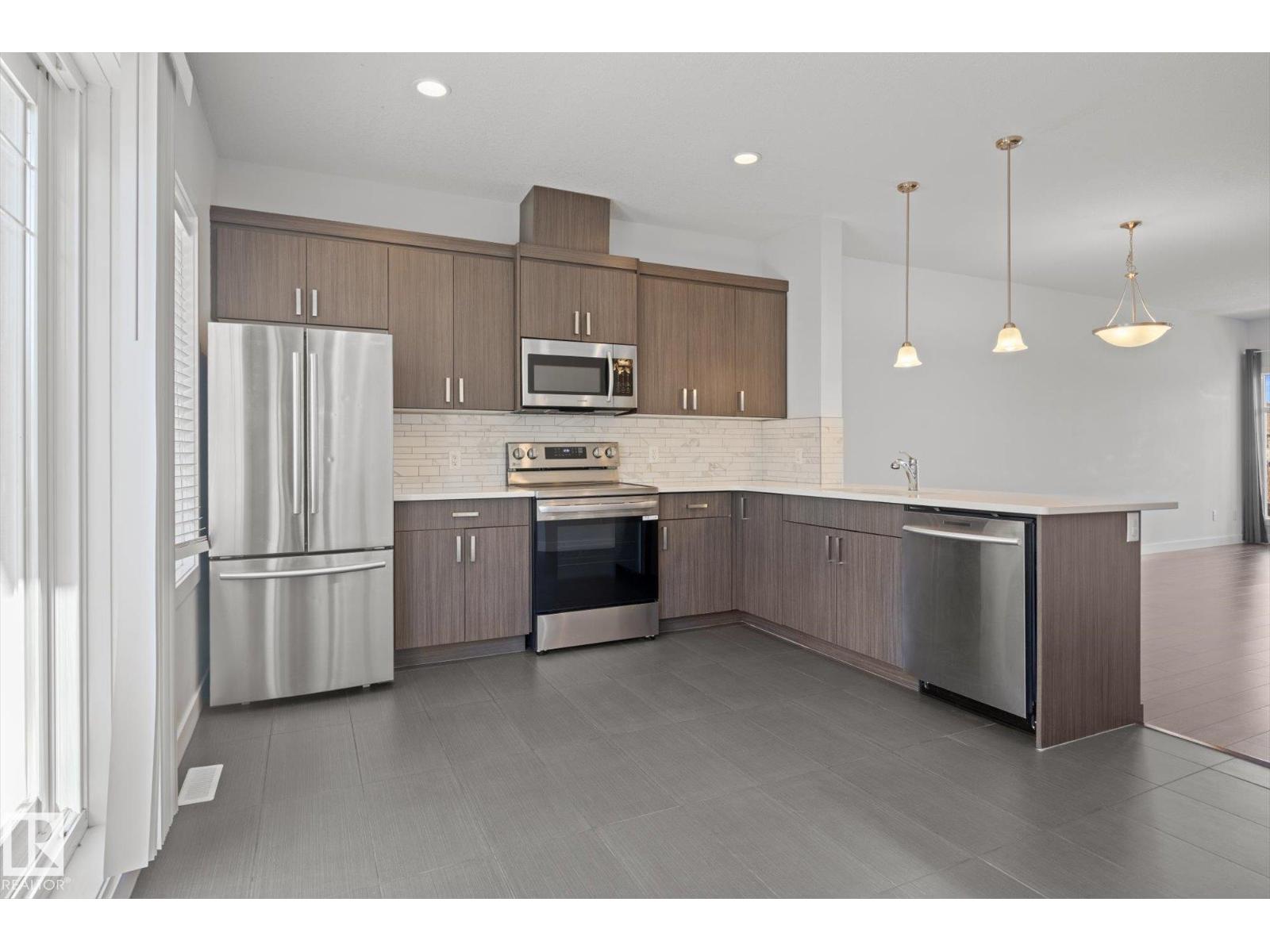 #16 723 172 ST SW