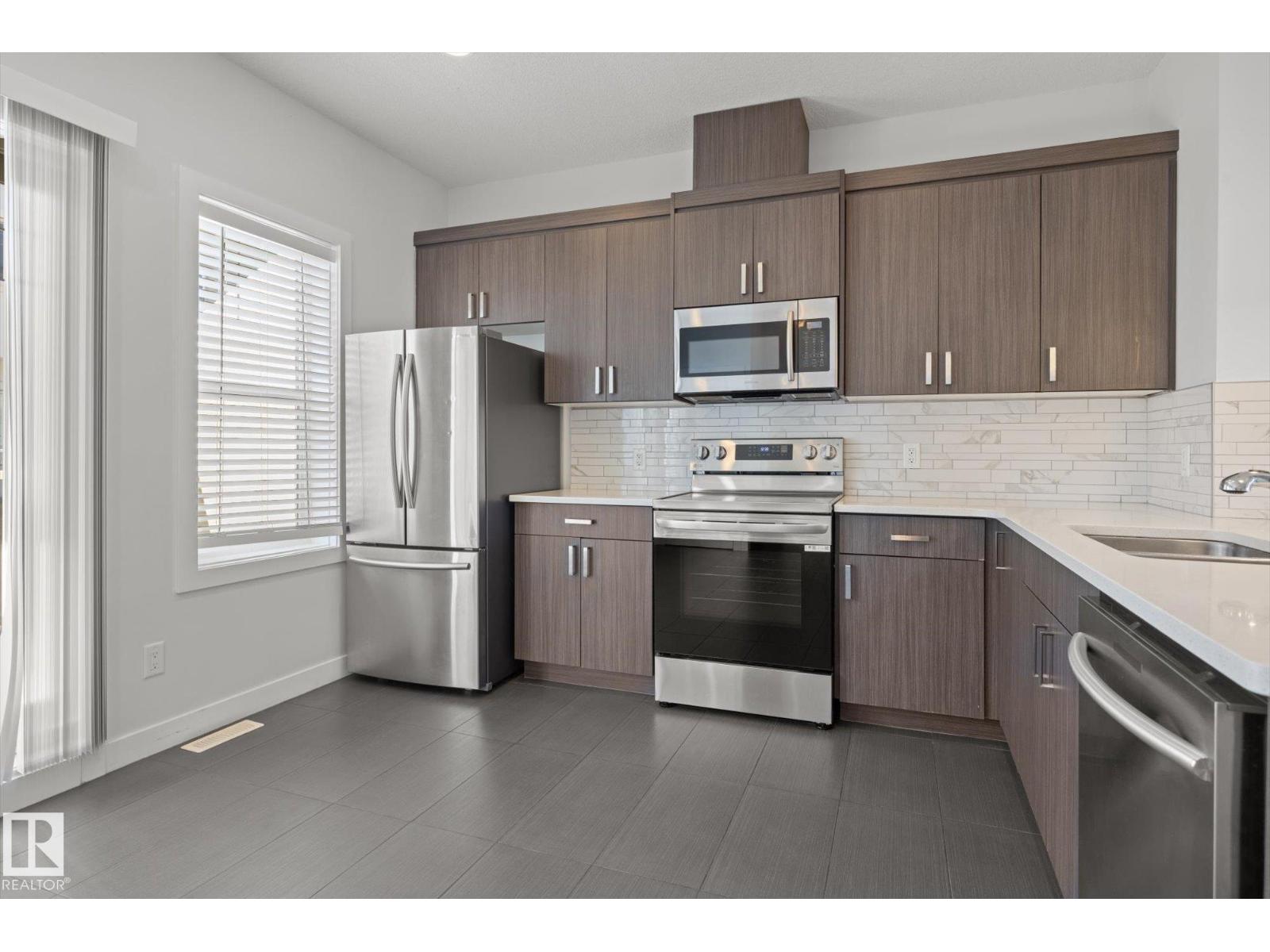 #16 723 172 ST SW