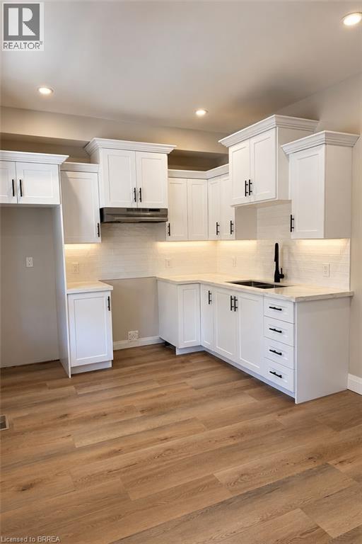 160 Catharine Avenue Unit# 1, Brantford, Ontario  N3T 1Y7 - Photo 3 - 40873090