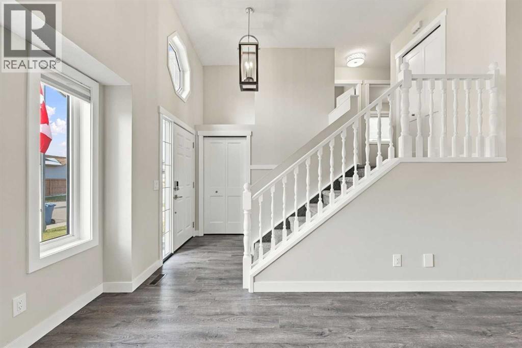 307 Sheep River Place, Okotoks, Alberta  T1S 1N7 - Photo 2 - A2352576