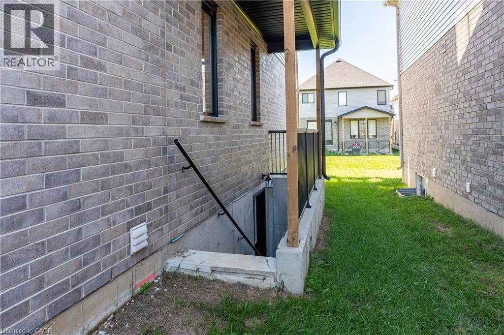 1761 Finley Crescent, London, Ontario  N6G 0W3 - Photo 36 - 40873043