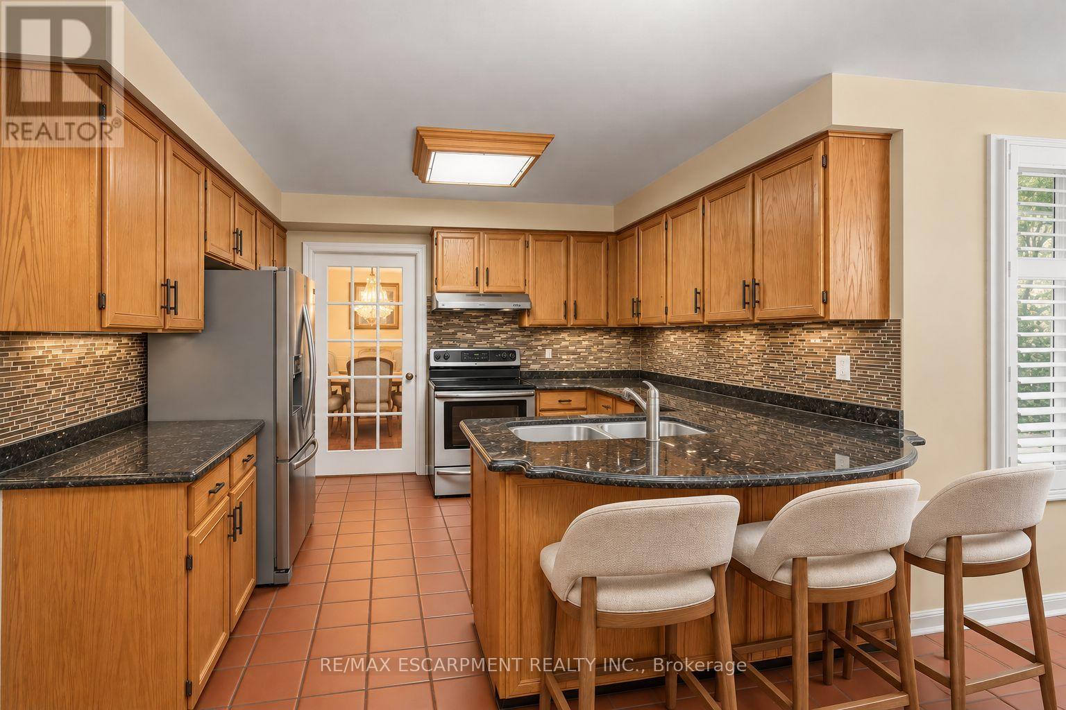 1094 Rebecca Street, Oakville, Ontario  L6L 1Y7 - Photo 10 - W14103572