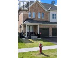 8 LANARK CIRCLE, Brampton, Ontario
