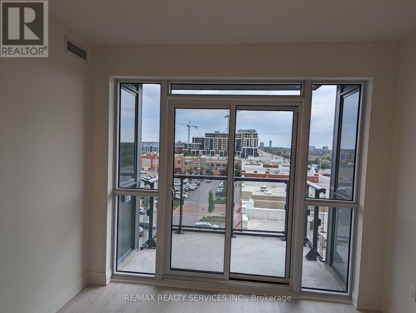 516 - 509 Dundas Street W, Oakville, Ontario  L6M 5P4 - Photo 6 - W14103626