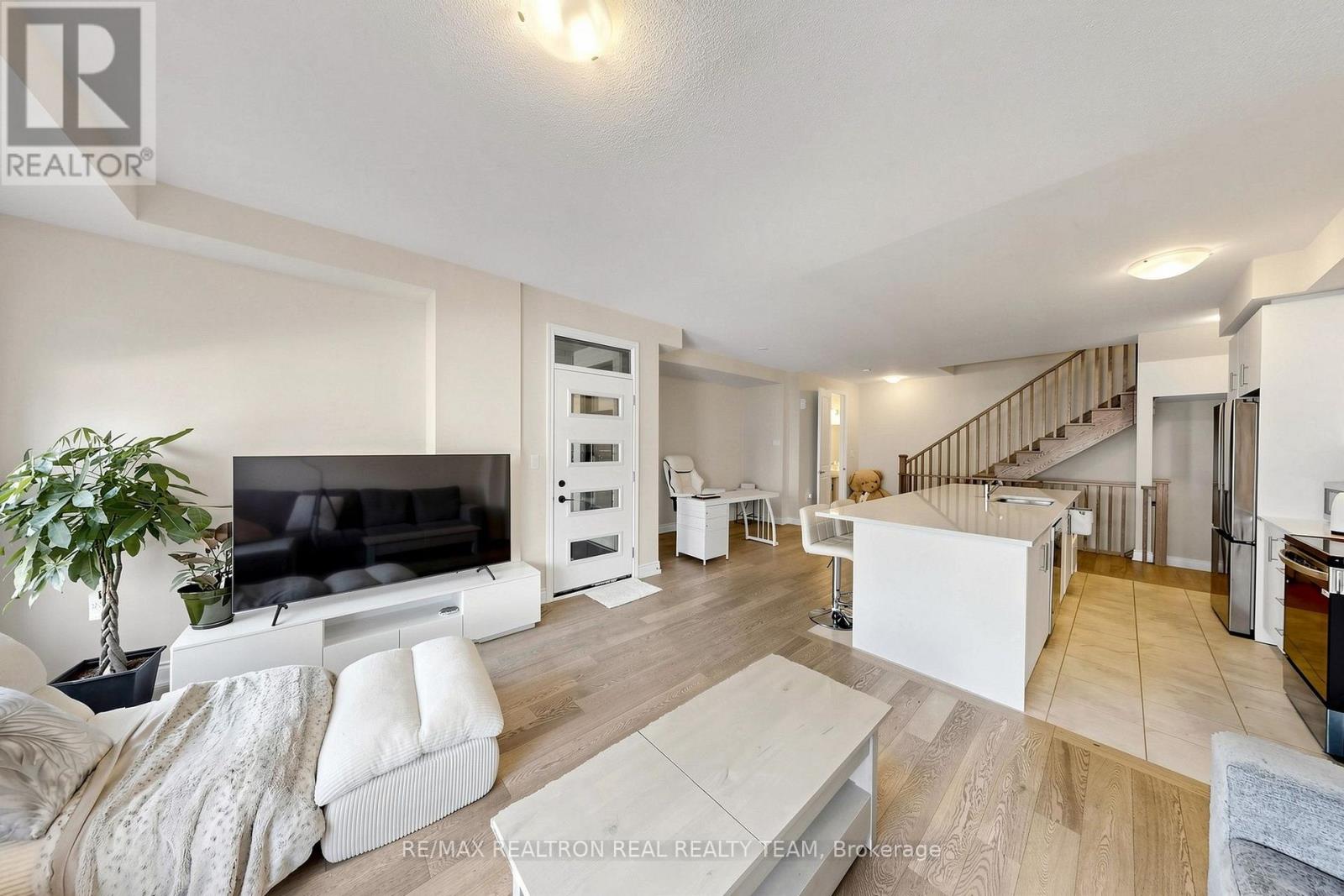 1284 Dempster Lane, Oakville, Ontario  L6H 7Y7 - Photo 10 - W14103690