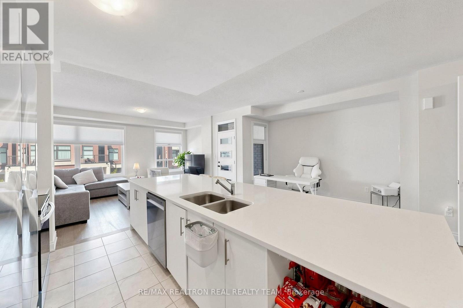 1284 Dempster Lane, Oakville, Ontario  L6H 7Y7 - Photo 15 - W14103690