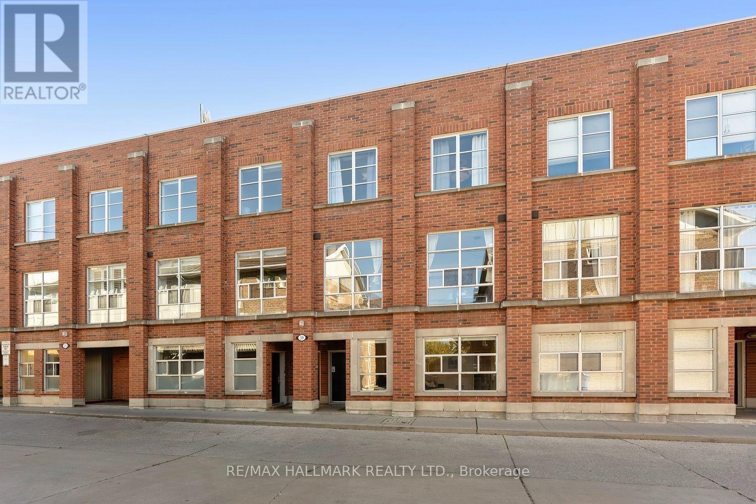4 - 39 Dekoven Mews, Toronto, Ontario  M6P 4H5 - Photo 1 - W14103708