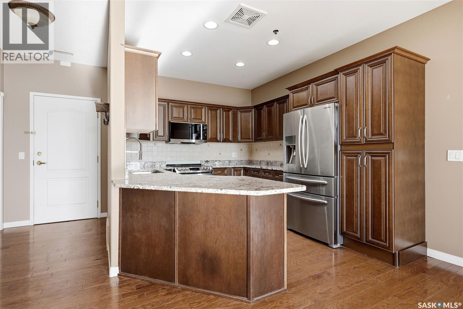 1006 1901 Victoria Avenue, Regina, Saskatchewan  S4P 3R4 - Photo 2 - SK051569