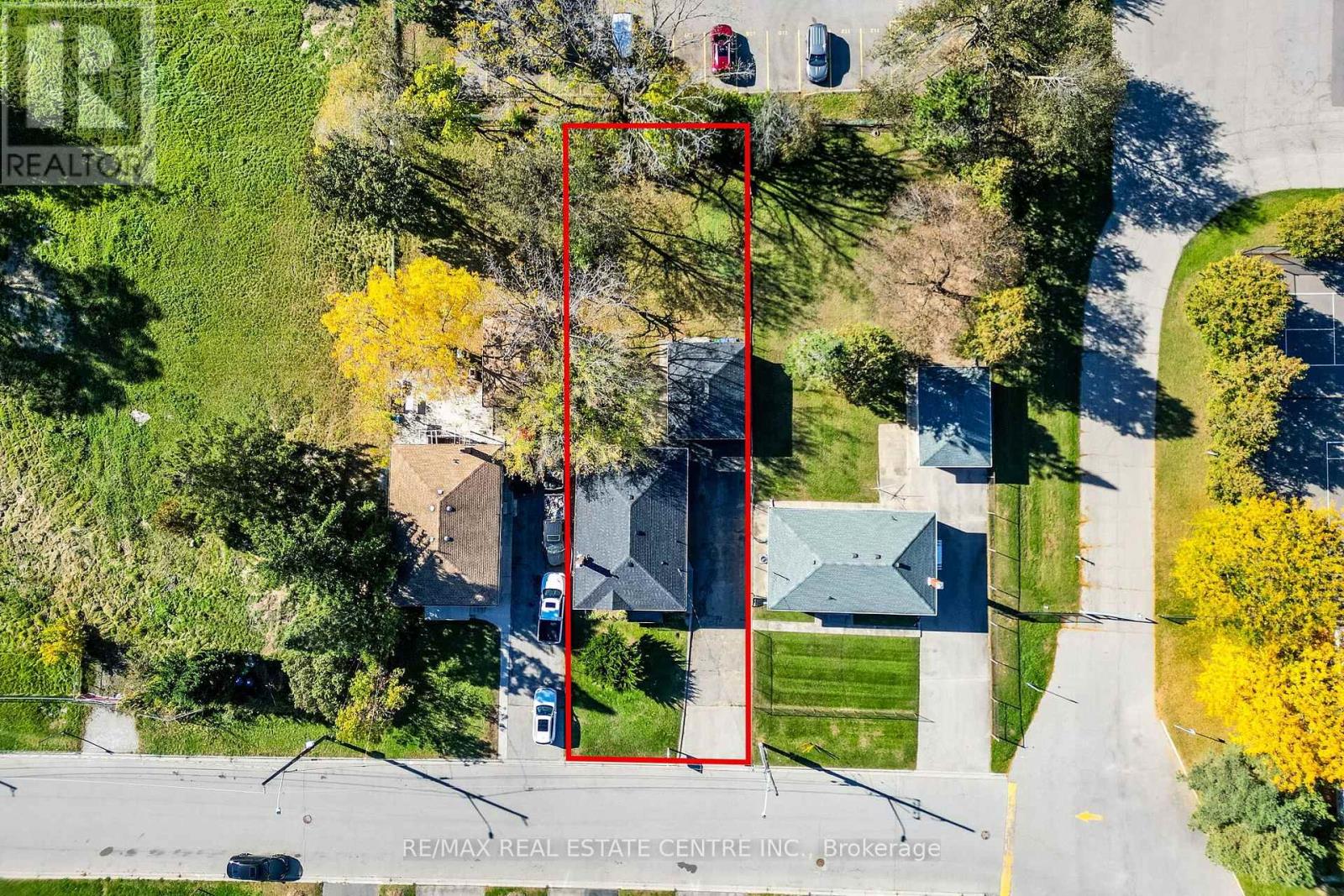 3066 Cook Street, Mississauga, Ontario  L5B 1R1 - Photo 3 - W14095296