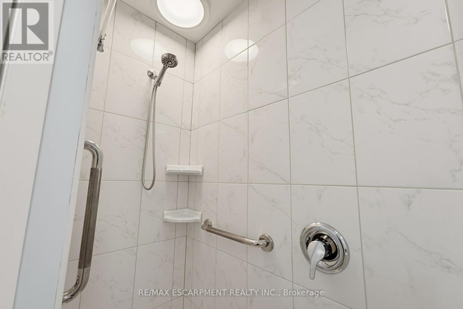 9 Spencer Avenue, Hamilton, Ontario  L9H 1E7 - Photo 15 - X14103734