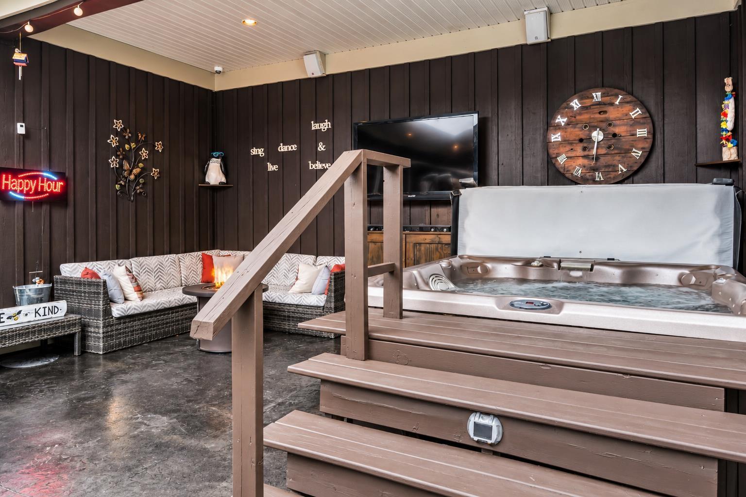 152 51075 FALLS COURT|Eastern Hillsides