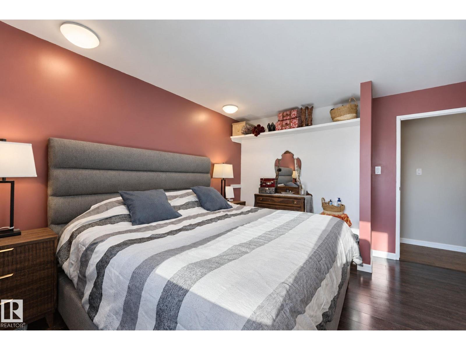 9 AKINS DR