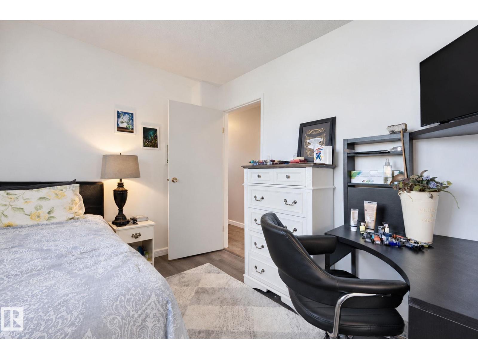 9 AKINS DR