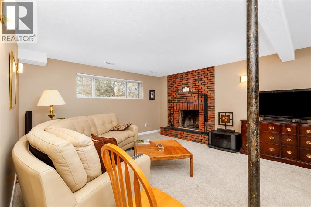 102 Welton Crescent