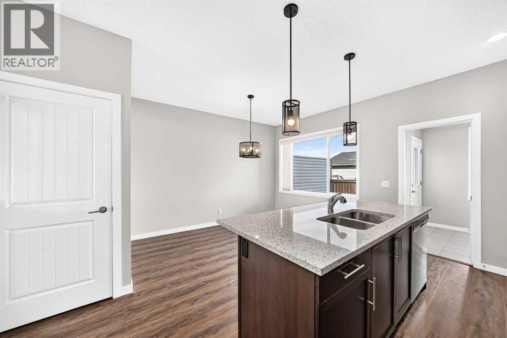 176 Willow Park, Cochrane, Alberta  T4C 2N2 - Photo 7 - A2349576