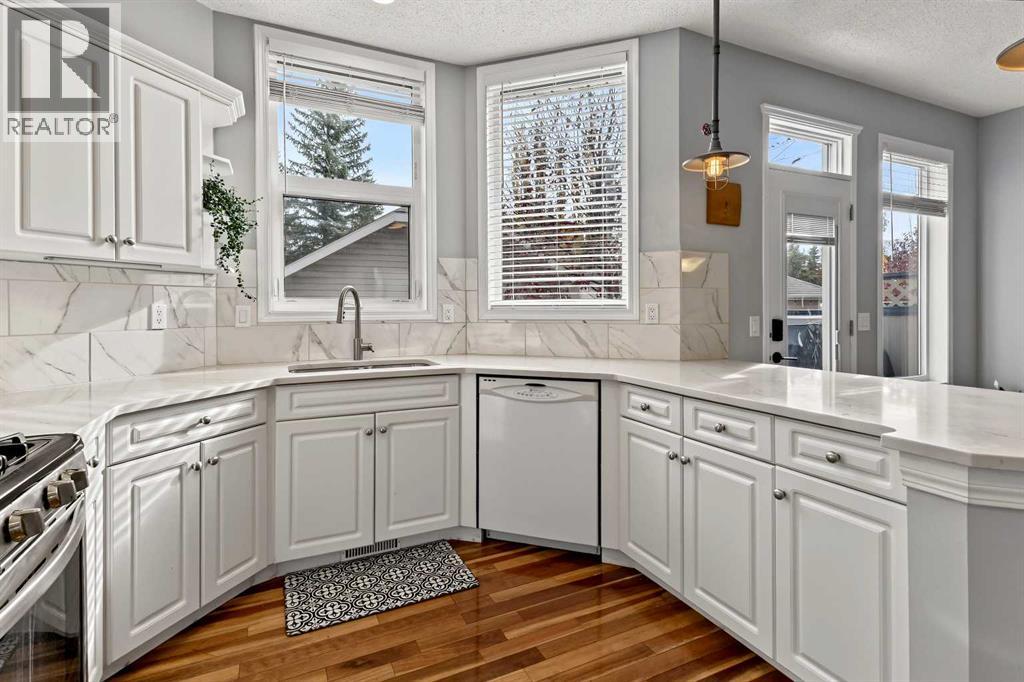 166 Rocky Ridge Green NW, Calgary, Alberta  T3G 4R6 - Photo 8 - A2353277