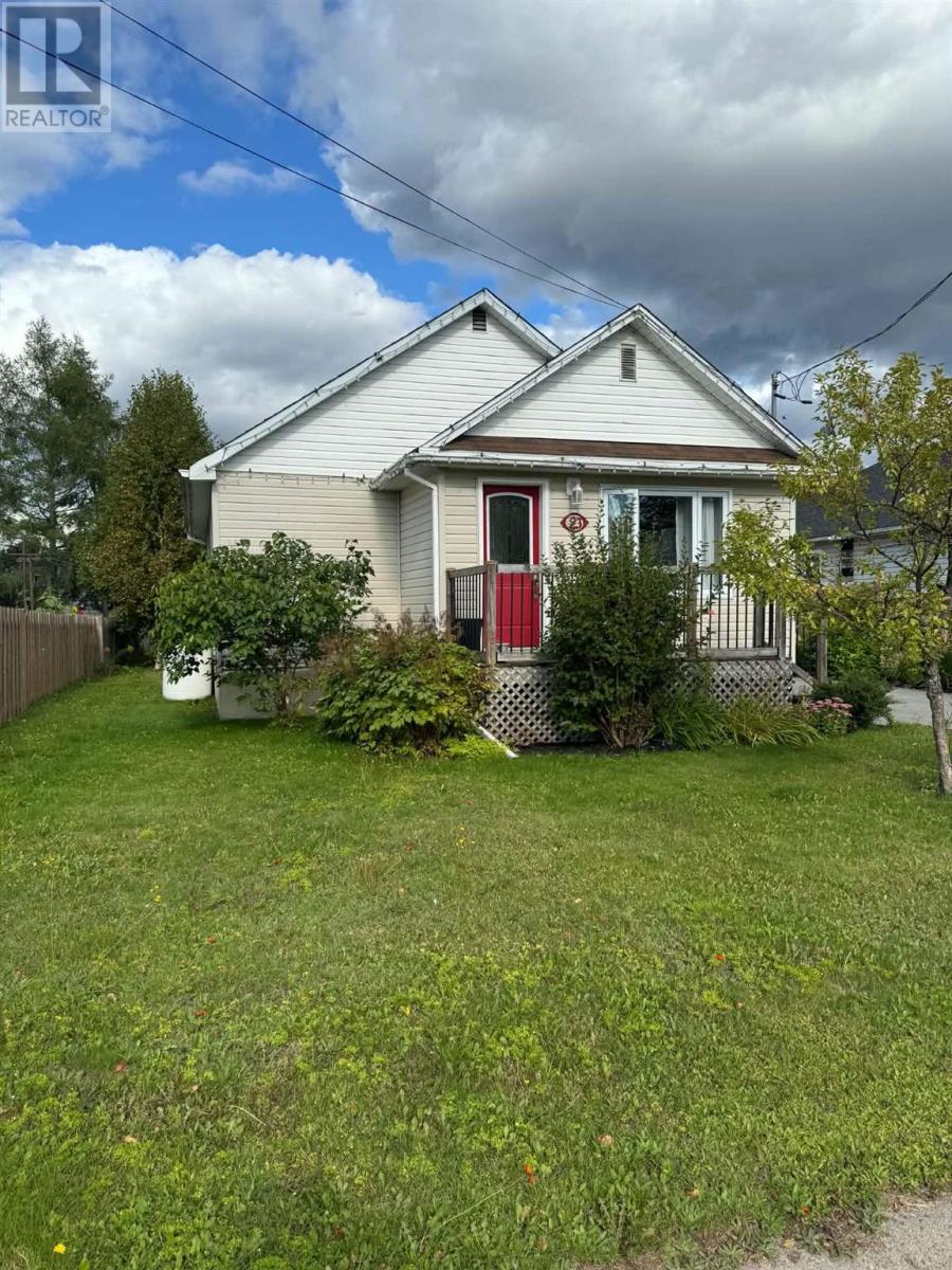 23 Hillcrest AVE, wawa, Ontario